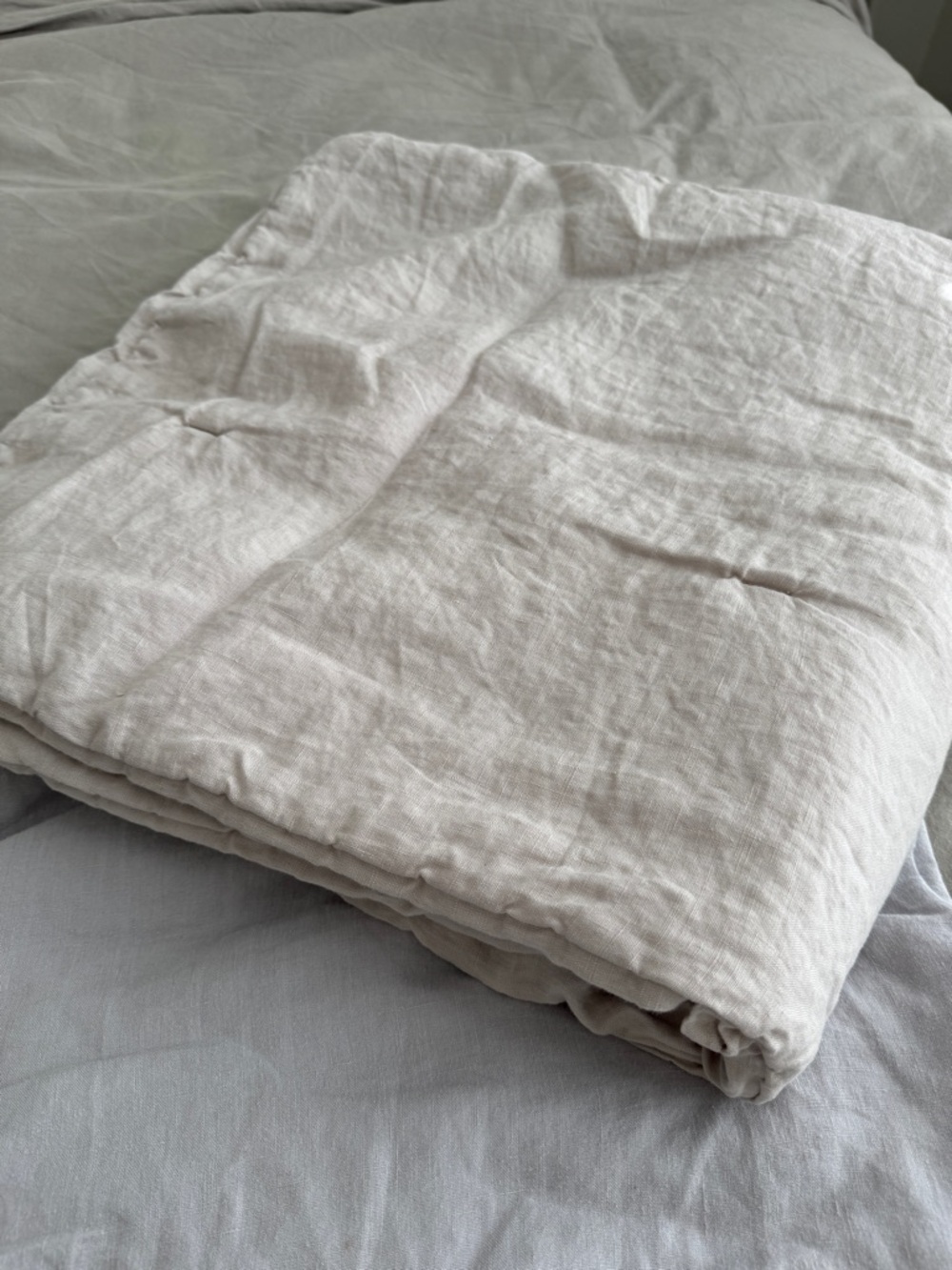 Parachute 2 linen quilted shams